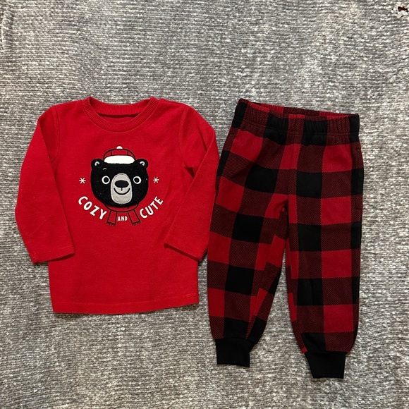 EUC Cozy and Cute Red Bear Kids Pajamas 2t - Picture 1 of 3